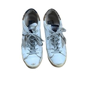 Golden Goose Superstar traditional white with gray star and distressed back